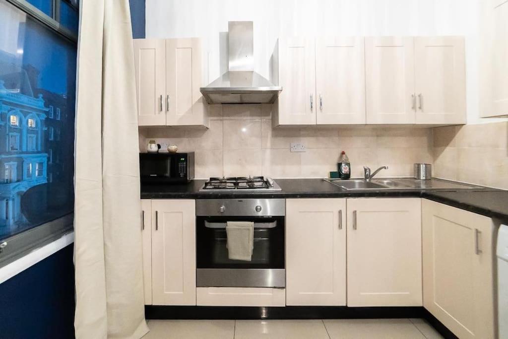 2 Bedroom Apartment London Eksteriør bilde